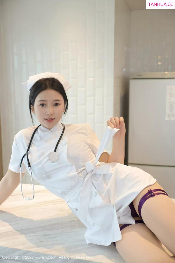   [XiuRen]高清写真图 2025.06.26 No.10465 林嘉馨 护士制服第32张图片